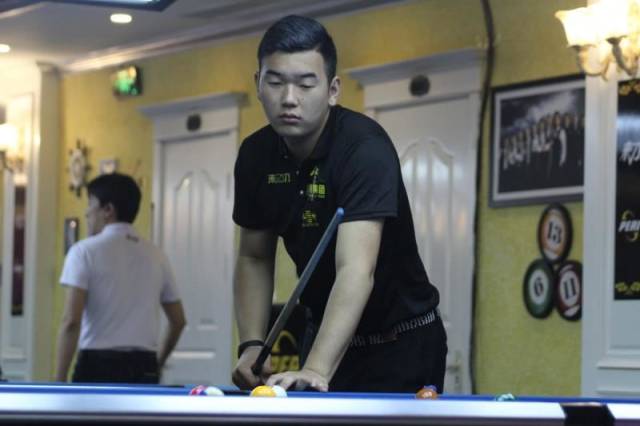 斯图加特不 斯图加特不