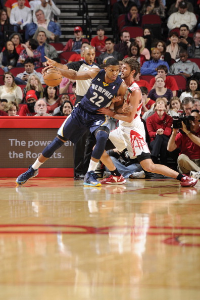 中国队包揽越野滑雪女子5公里(自由技术) 前三.